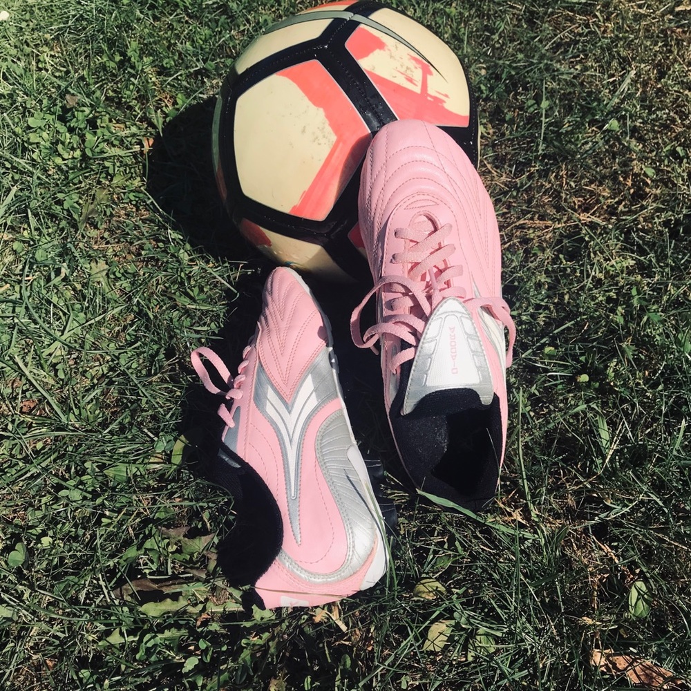 Girls  Diadora soccer cleats
